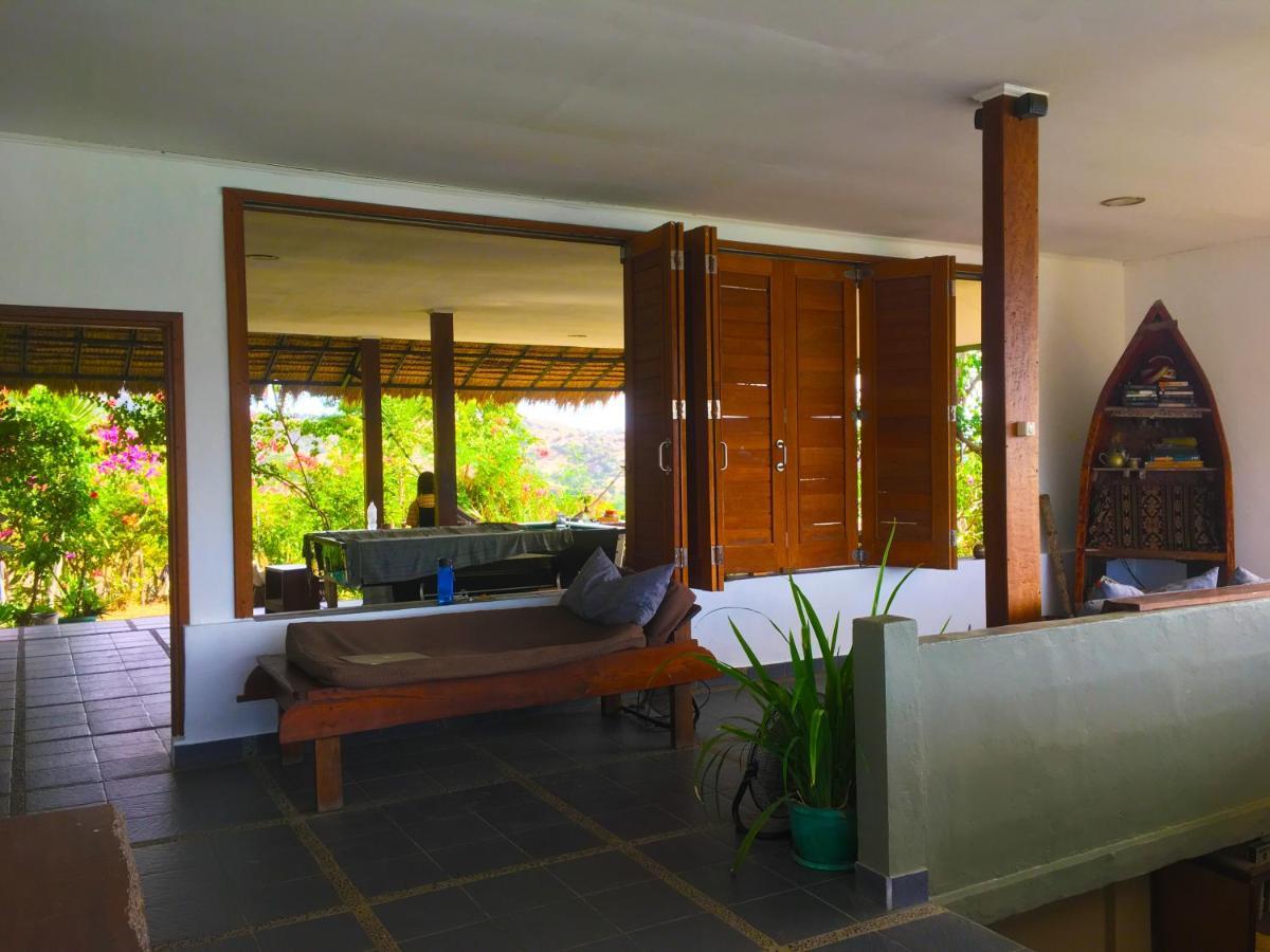 Merdeka House Maluk Экстерьер фото