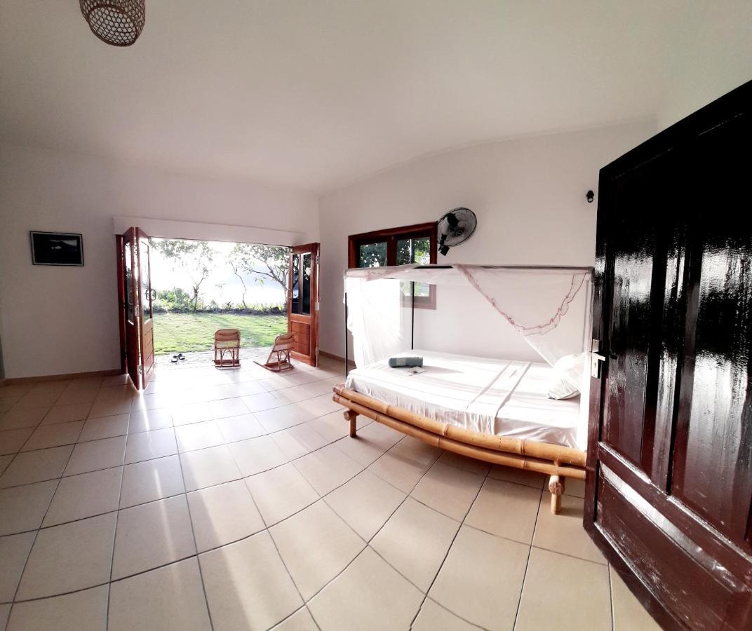 Merdeka House Maluk Экстерьер фото