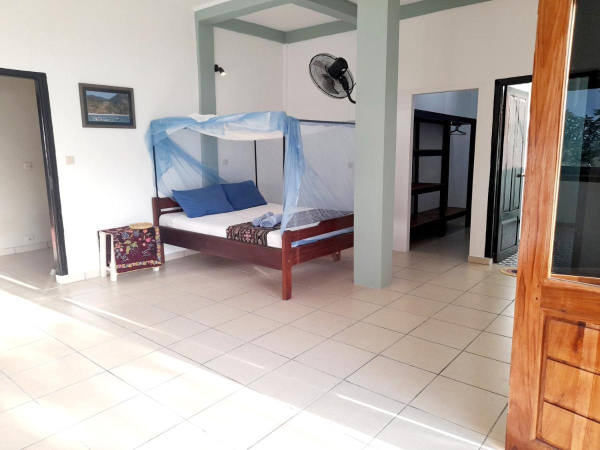 Merdeka House Maluk Экстерьер фото