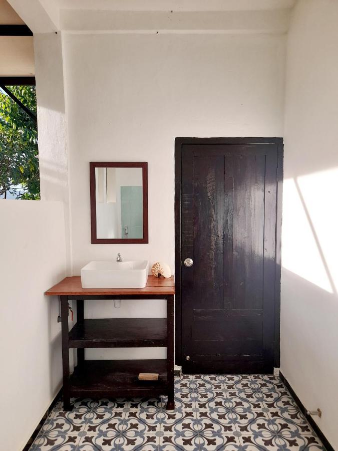 Merdeka House Maluk Экстерьер фото