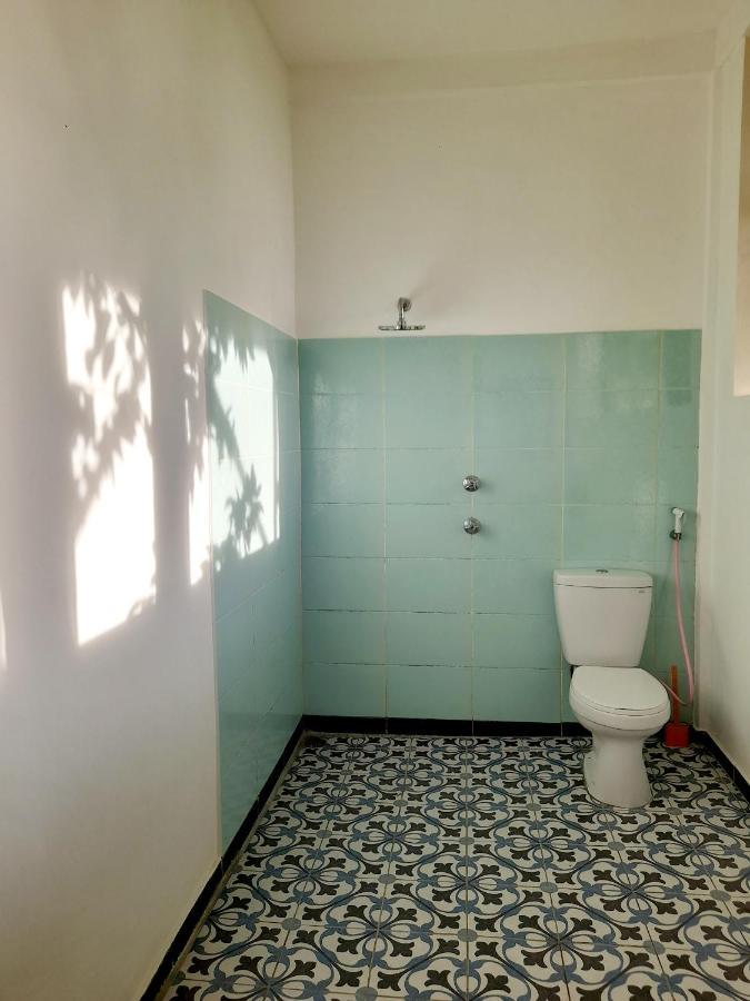 Merdeka House Maluk Экстерьер фото
