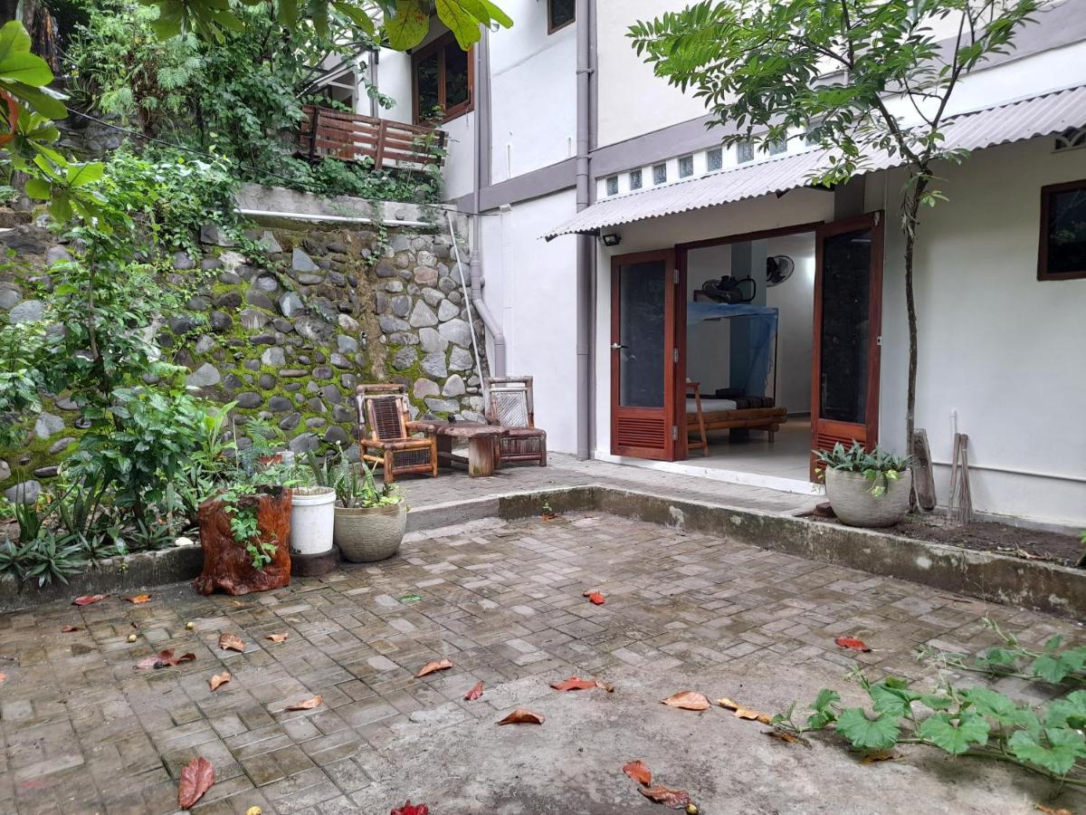 Merdeka House Maluk Экстерьер фото