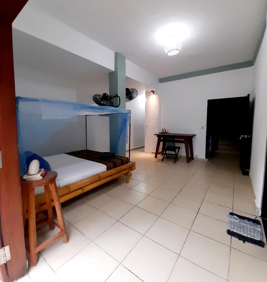 Merdeka House Maluk Экстерьер фото