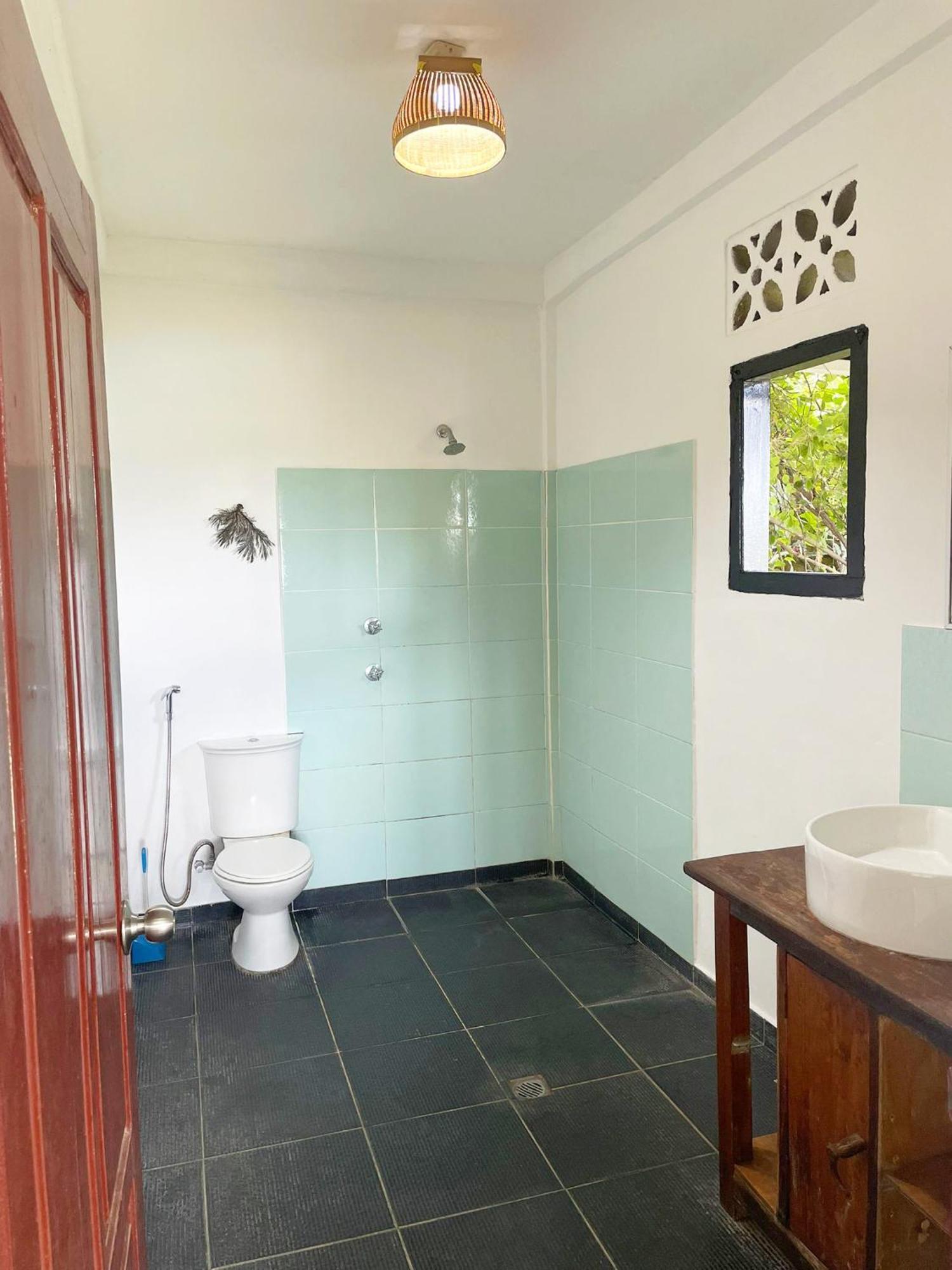 Merdeka House Maluk Экстерьер фото